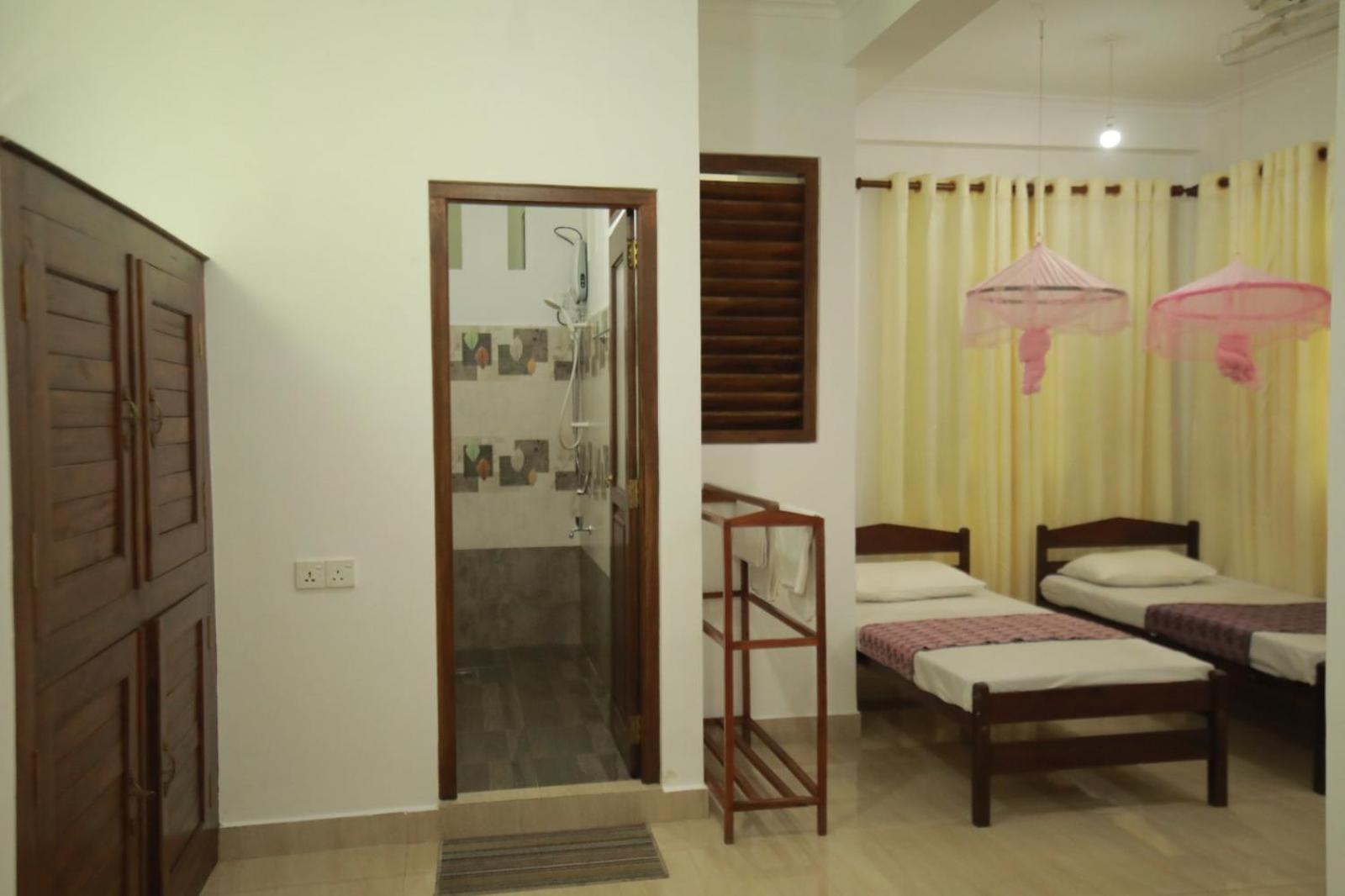Renuka Inn Kandy Exterior photo